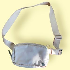 LULULEMON Fannypack